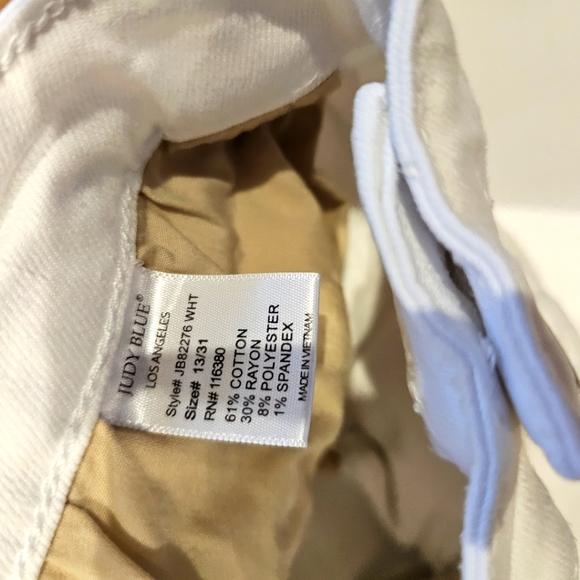 Judy Blue White Denium Boyfriend - Picture 9 of 11